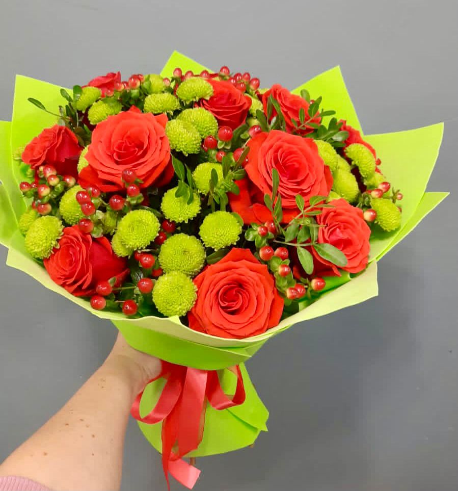 Букет цветов из: Хризантемы и Розы в Улаган