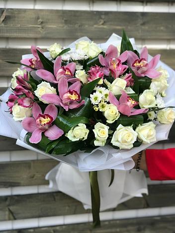 Букет цветов из: Розы и Хризантемы в Улаган