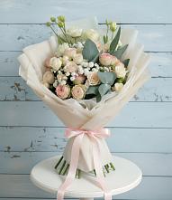 Букет цветов из:  Розы и Лизиантусы в Улаган