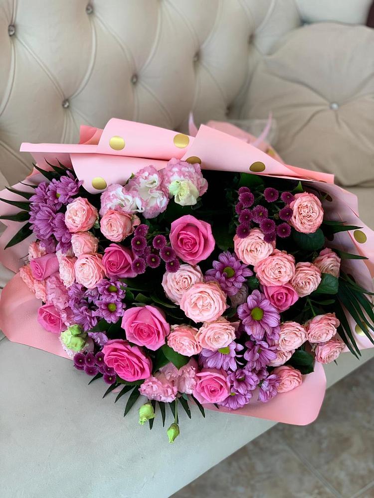 Букет цветов из: Хризантемы, Розы и Лизиантусы в Улаган