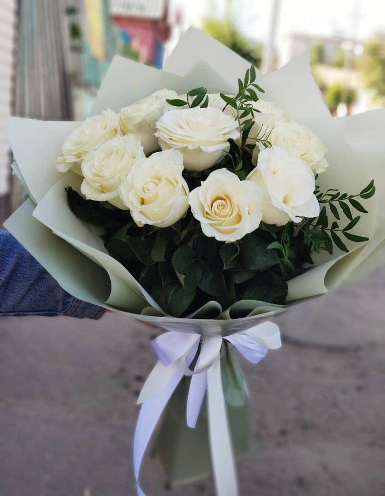 Букет Белые розы Проуд в Улаган