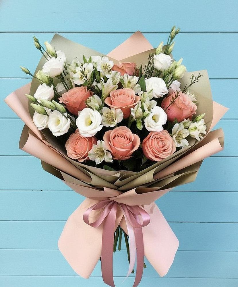 Букет цветов из: Розы, Альстромерии и Лизиантусы в Улаган