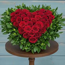 Цветочная композиция из Розы в виде сердца в Улаган