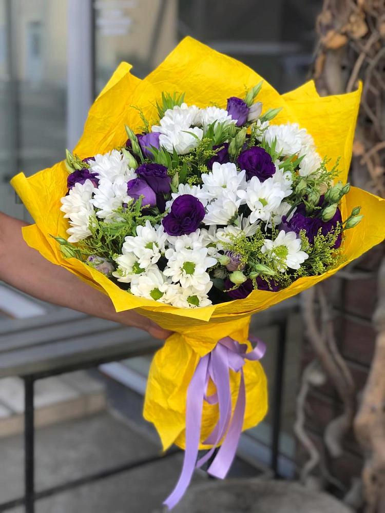 Букет цветов из: Ирисы, Хризантемы и Ромашки в Улаган