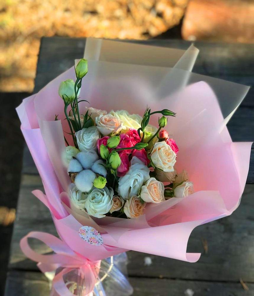 Букет цветов из: Розы и Лизиантусы в Улаган