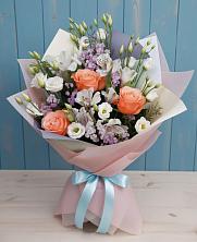 Букет цветов из:  Лизиантусы, Розы, Альстромерии и Гипсофила в Улаган