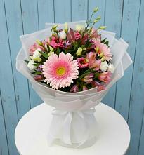 Букет цветов из:  Герберы, Альстромерии и Лизиантусы в Улаган