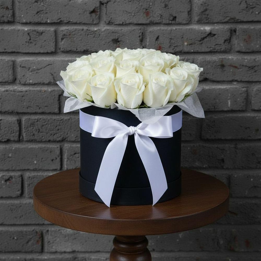 Цветочная композиция из Розы в шляпной коробке в Улаган