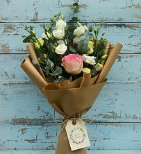 Букет цветов из:  Розы и Лизиантусы в Улаган