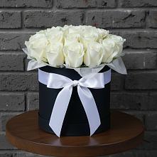 Цветочная композиция из Розы в шляпной коробке в Улаган